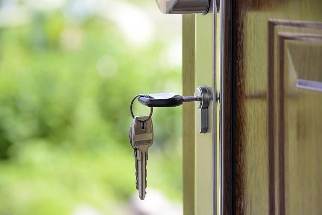 Jak spočítat náklady na bezpečnostní dveře pro váš domov