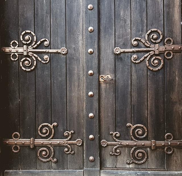 3 tipy, jak zvýšit bezpečnost svých portálových dveří