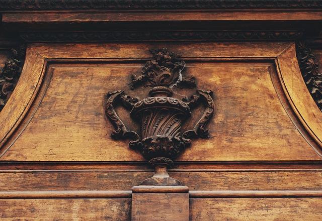 4. Doplňte své plastové dveře ⁢stylovým kováním: Inspirace pro unikátní vzhled