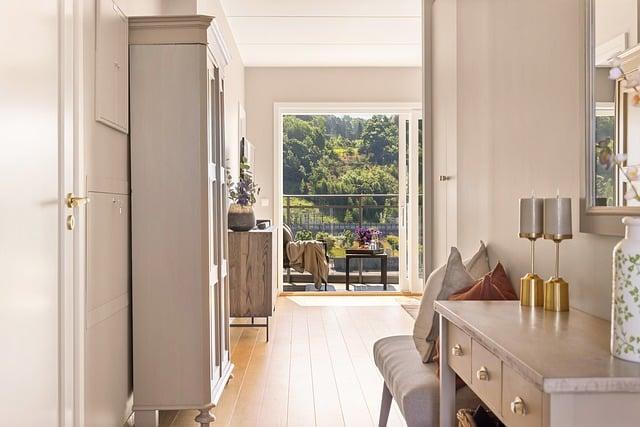 Návod na vlastní výrobu posuvných dveří skříně bezpečně a efektivně